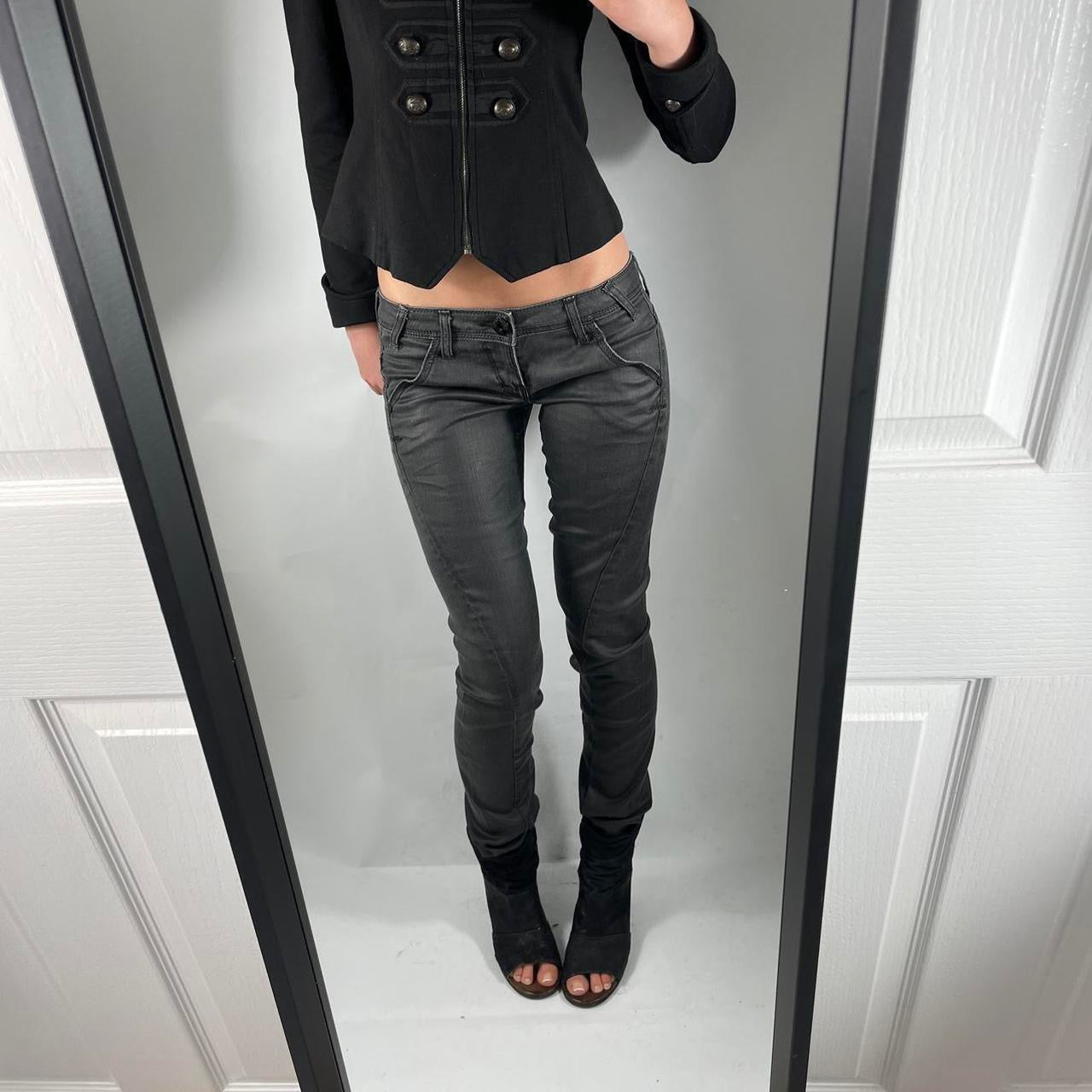 VINTAGE GUESS ROCKET LOW RISE JEANS SIZE 24
