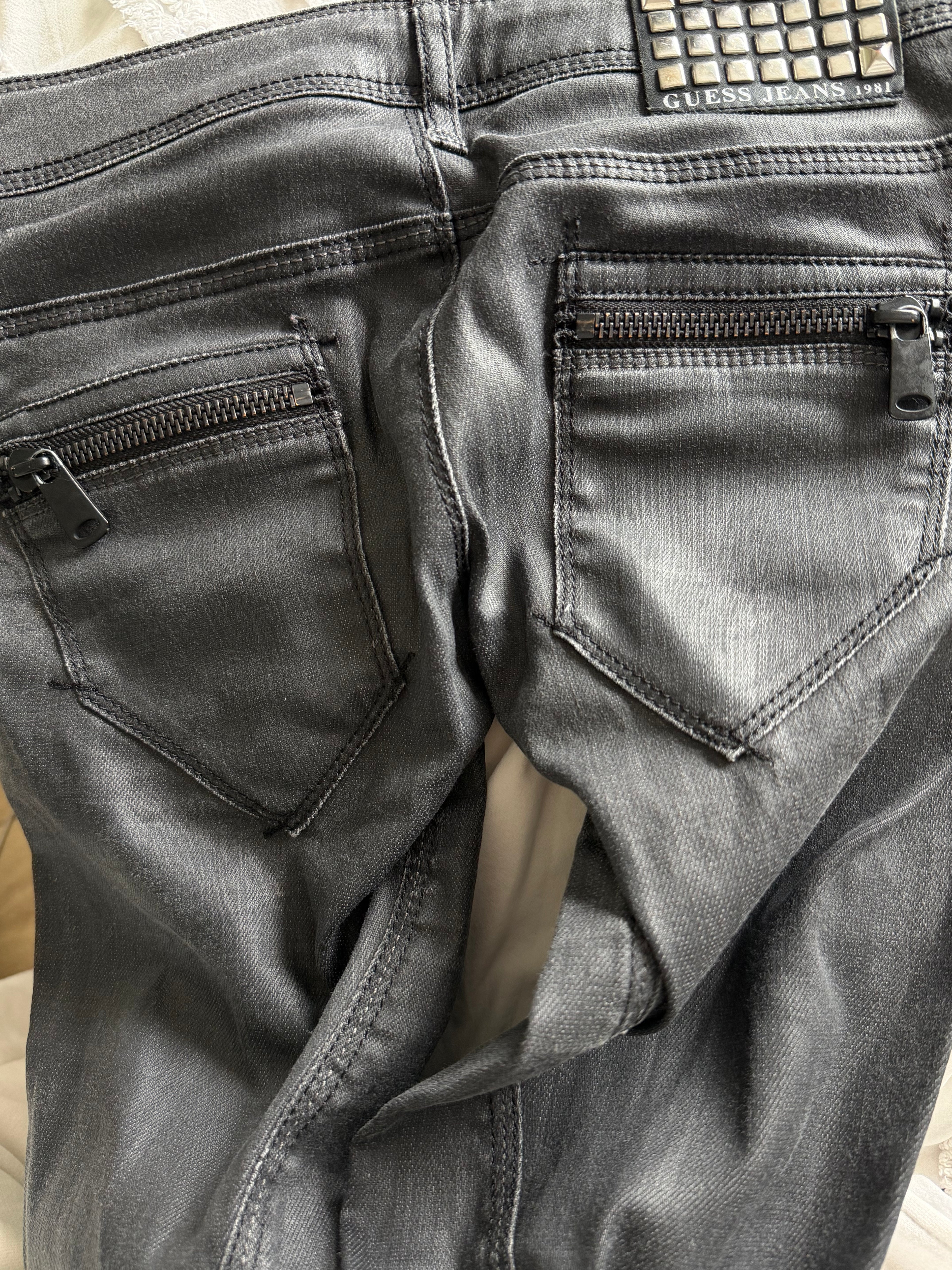 VINTAGE GUESS ROCKET LOW RISE JEANS SIZE 24