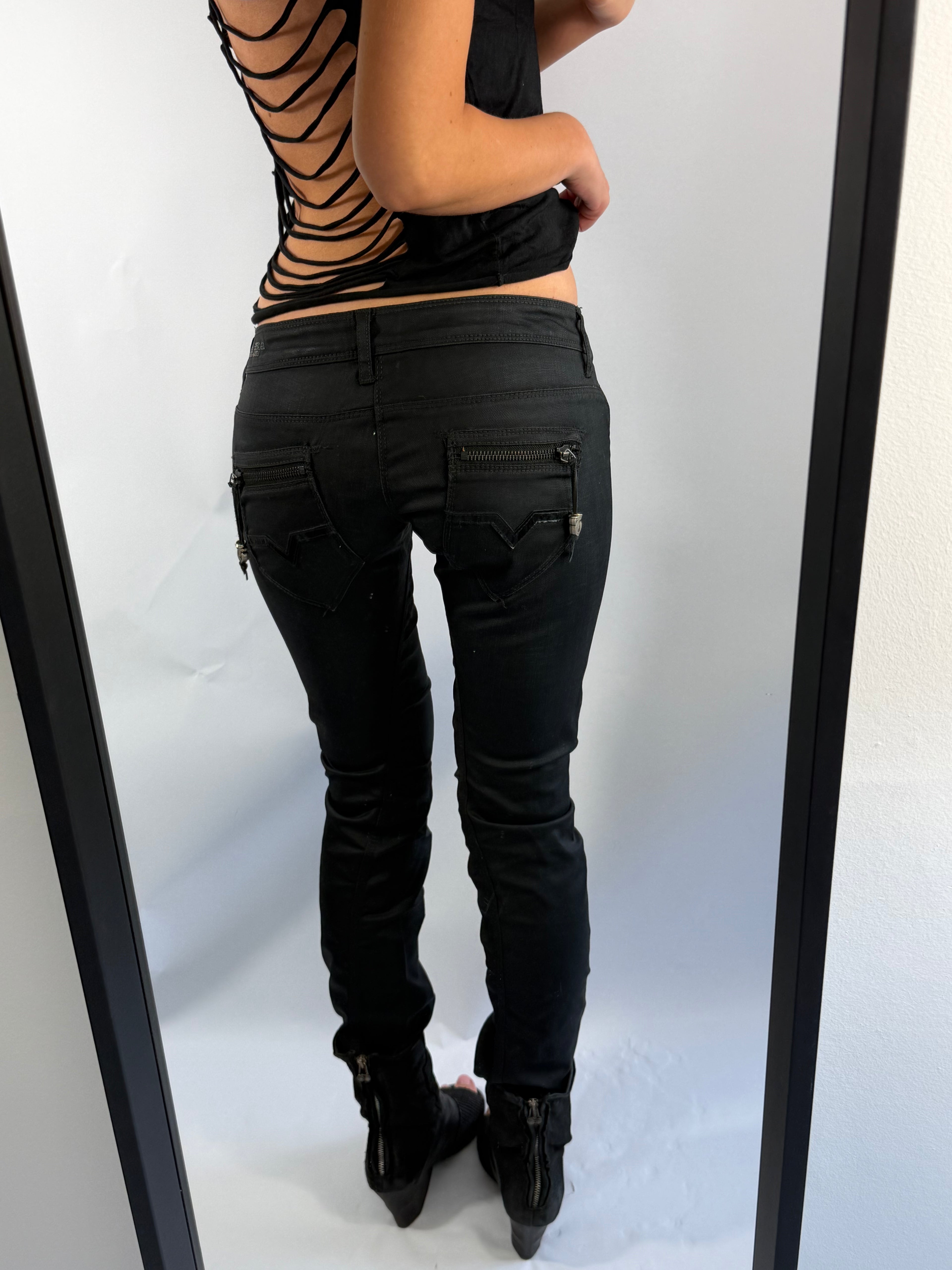 VINTAGE GUESS PREMIUM ROCKET SKINNY LEG