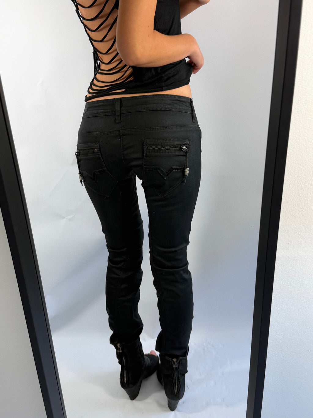 VINTAGE GUESS PREMIUM ROCKET SKINNY LEG