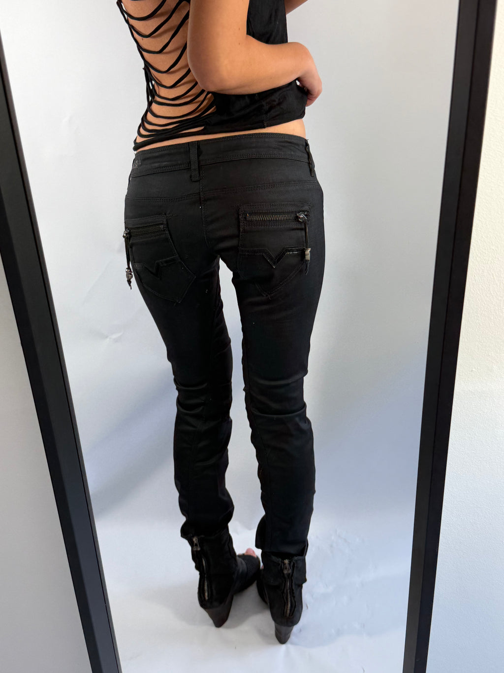 VINTAGE GUESS PREMIUM ROCKET SKINNY LEG