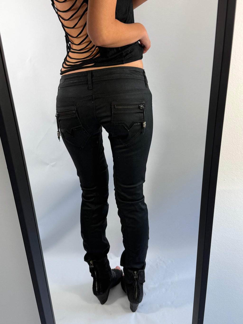 VINTAGE GUESS PREMIUM ROCKET SKINNY LEG