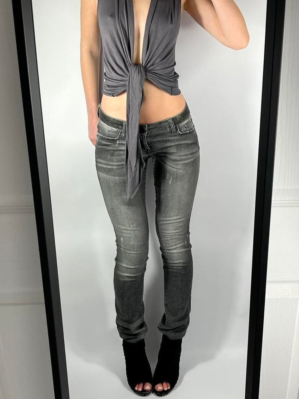 VINTAGE 2004 GUESS LOW RISE JEANS SIZE 27