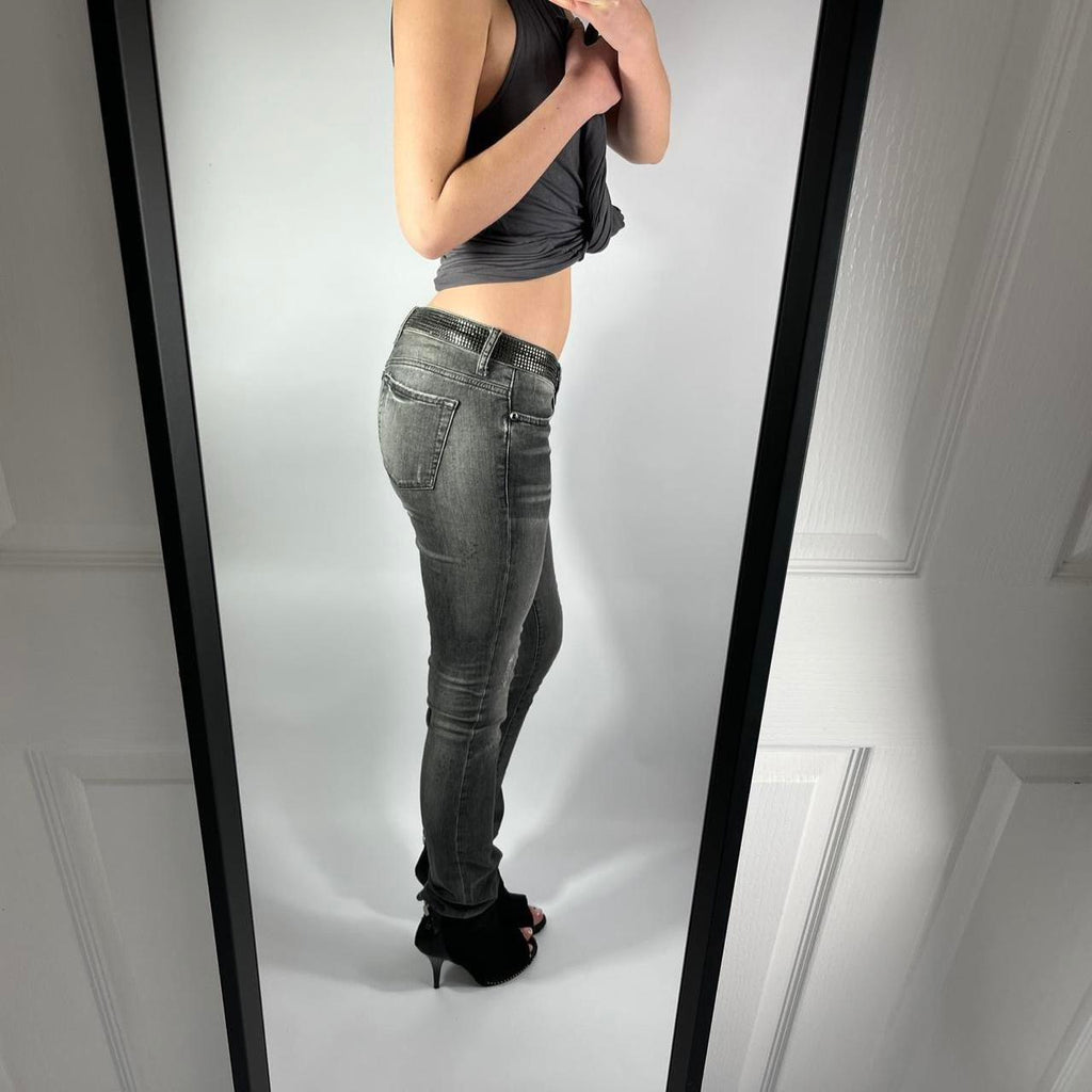 VINTAGE 2004 GUESS LOW RISE JEANS SIZE 27