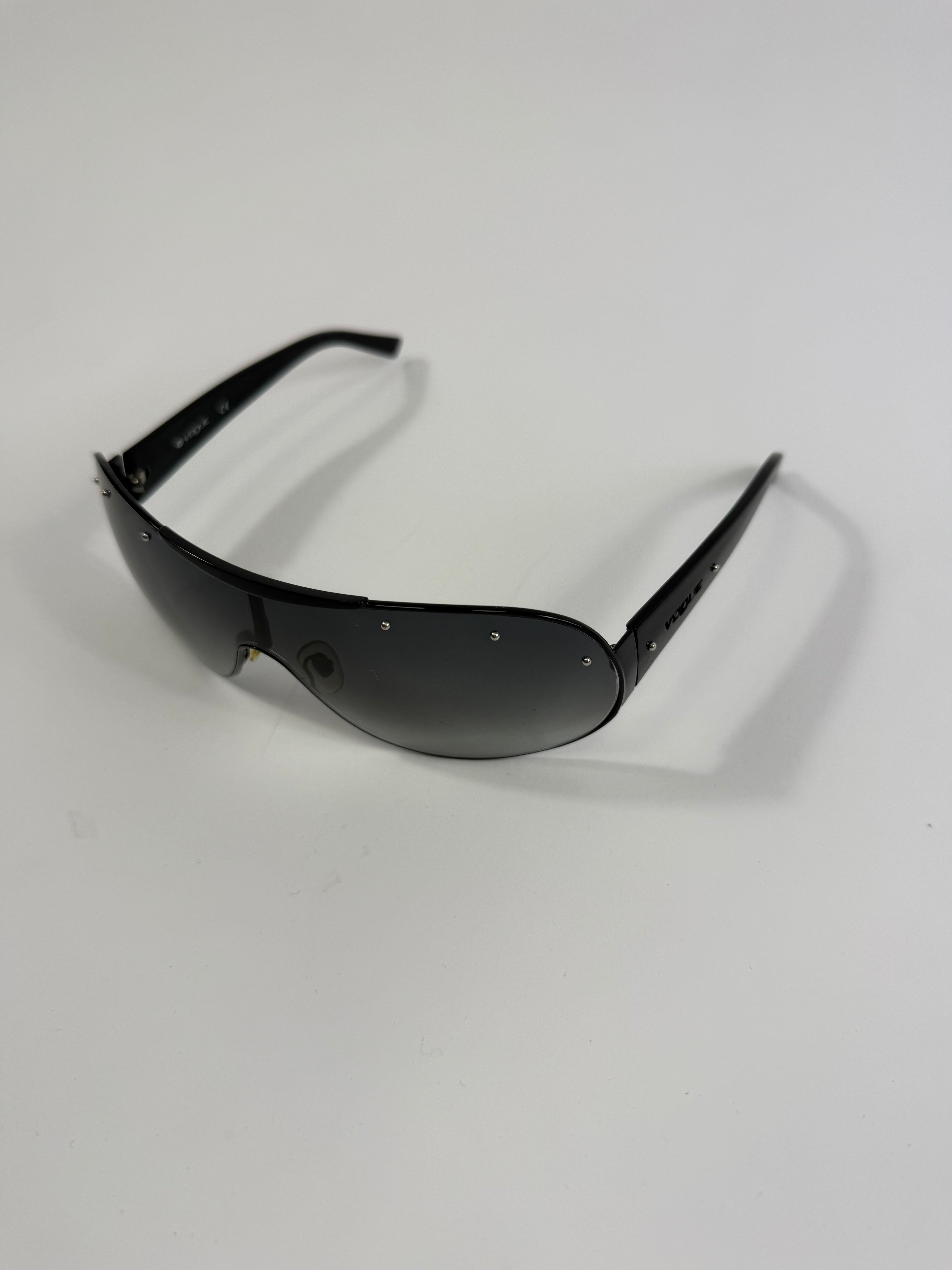 VINTAGE VOGUE SHIELD SUNGLASSES