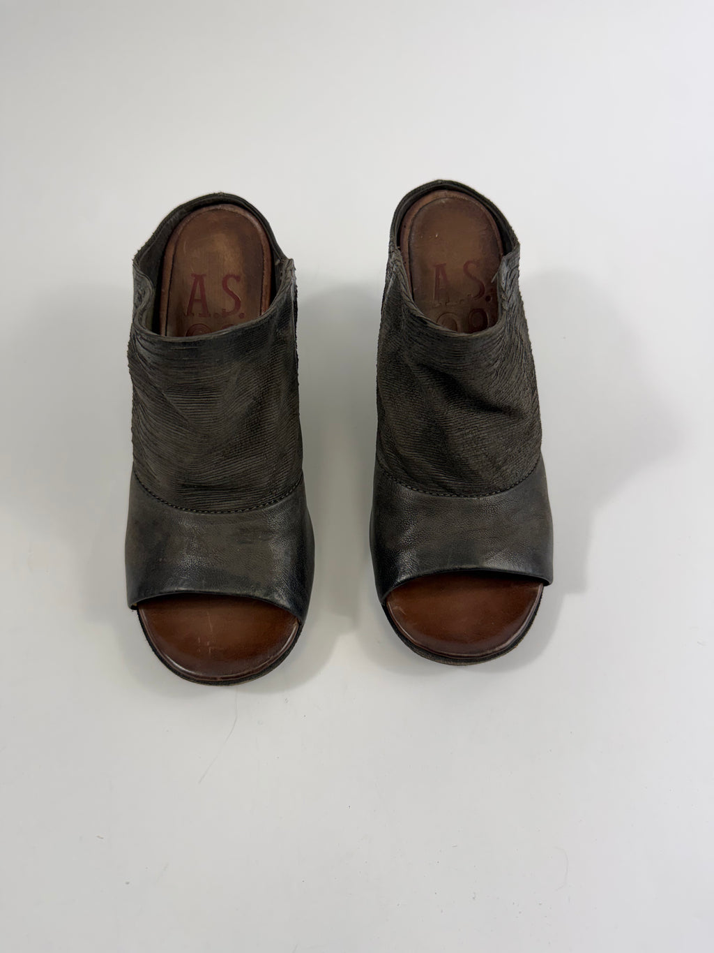 VINTAGE AS98 HEELS EU35
