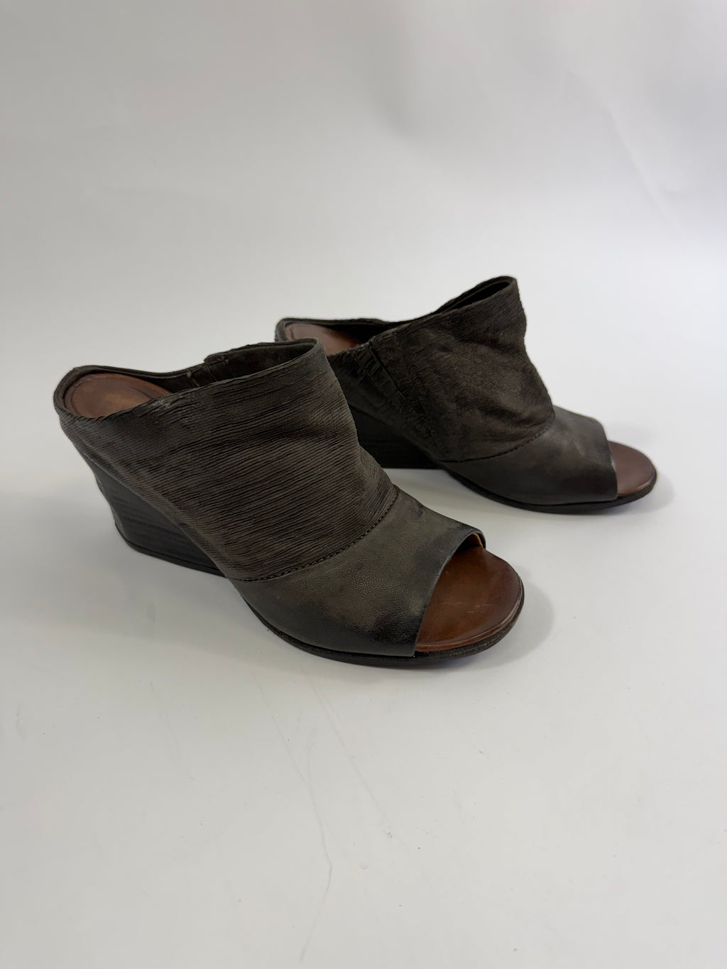 VINTAGE AS98 HEELS EU35