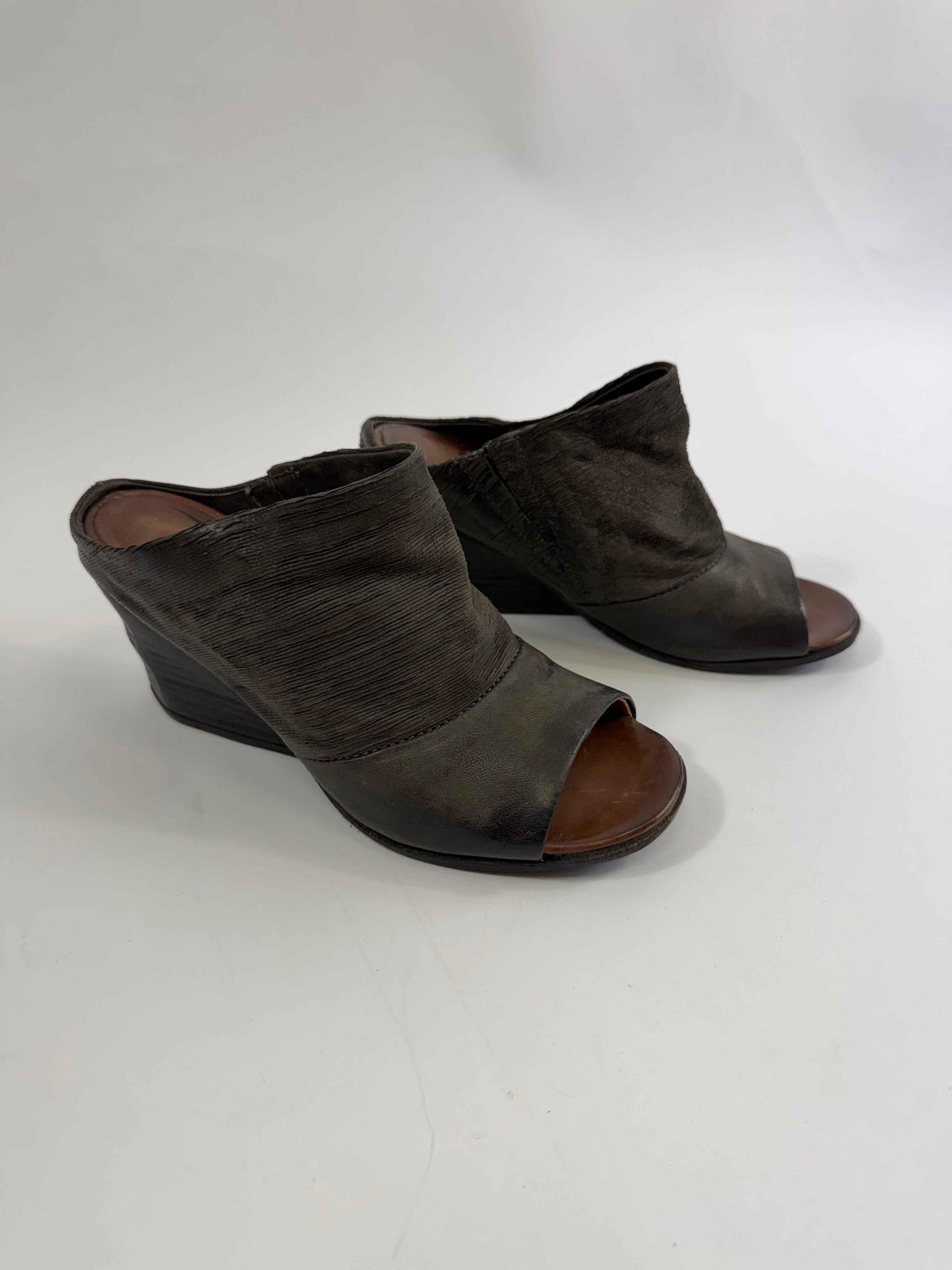 VINTAGE AS98 HEELS EU35