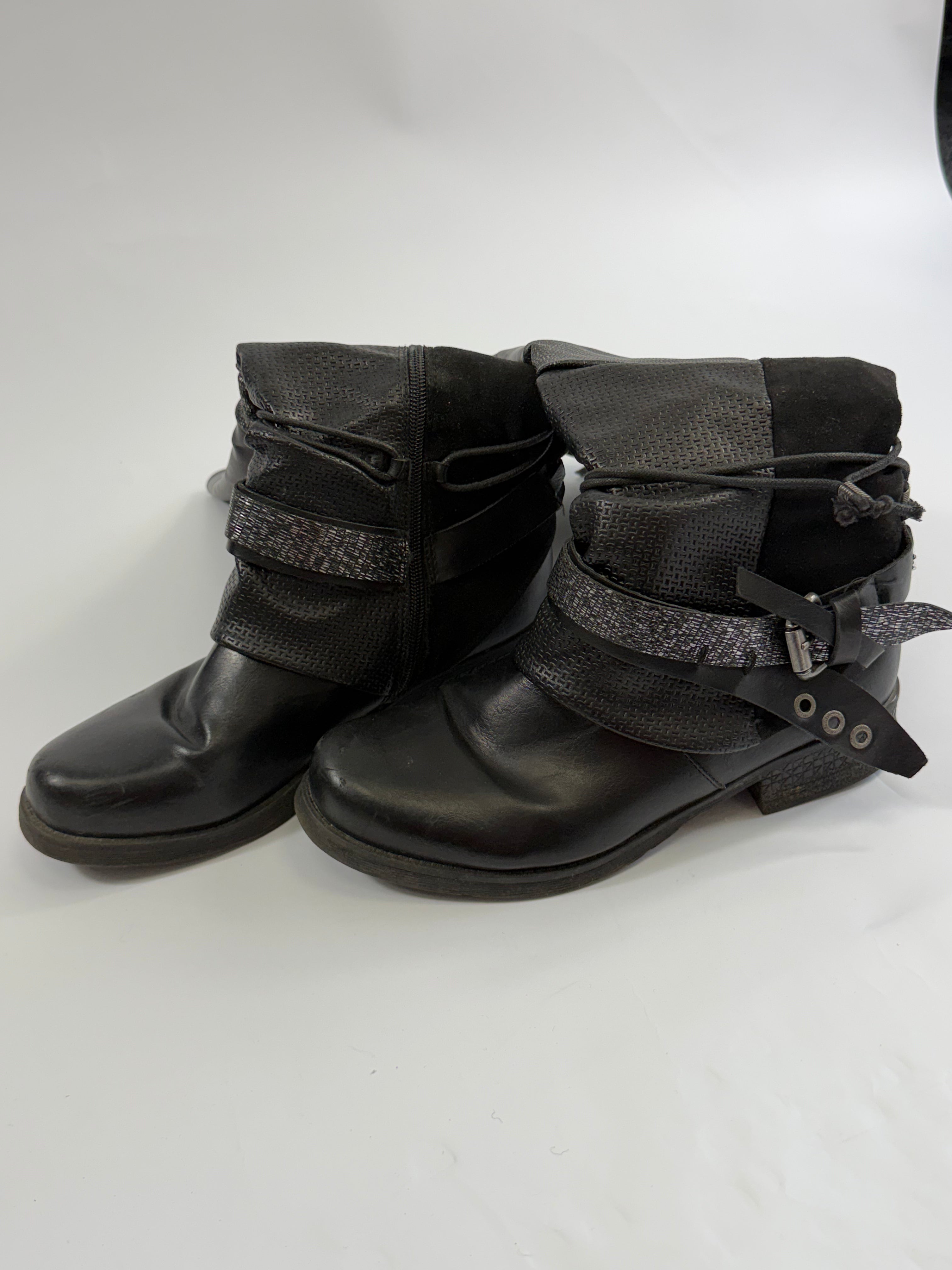 VINTAGE BOOTS EU40