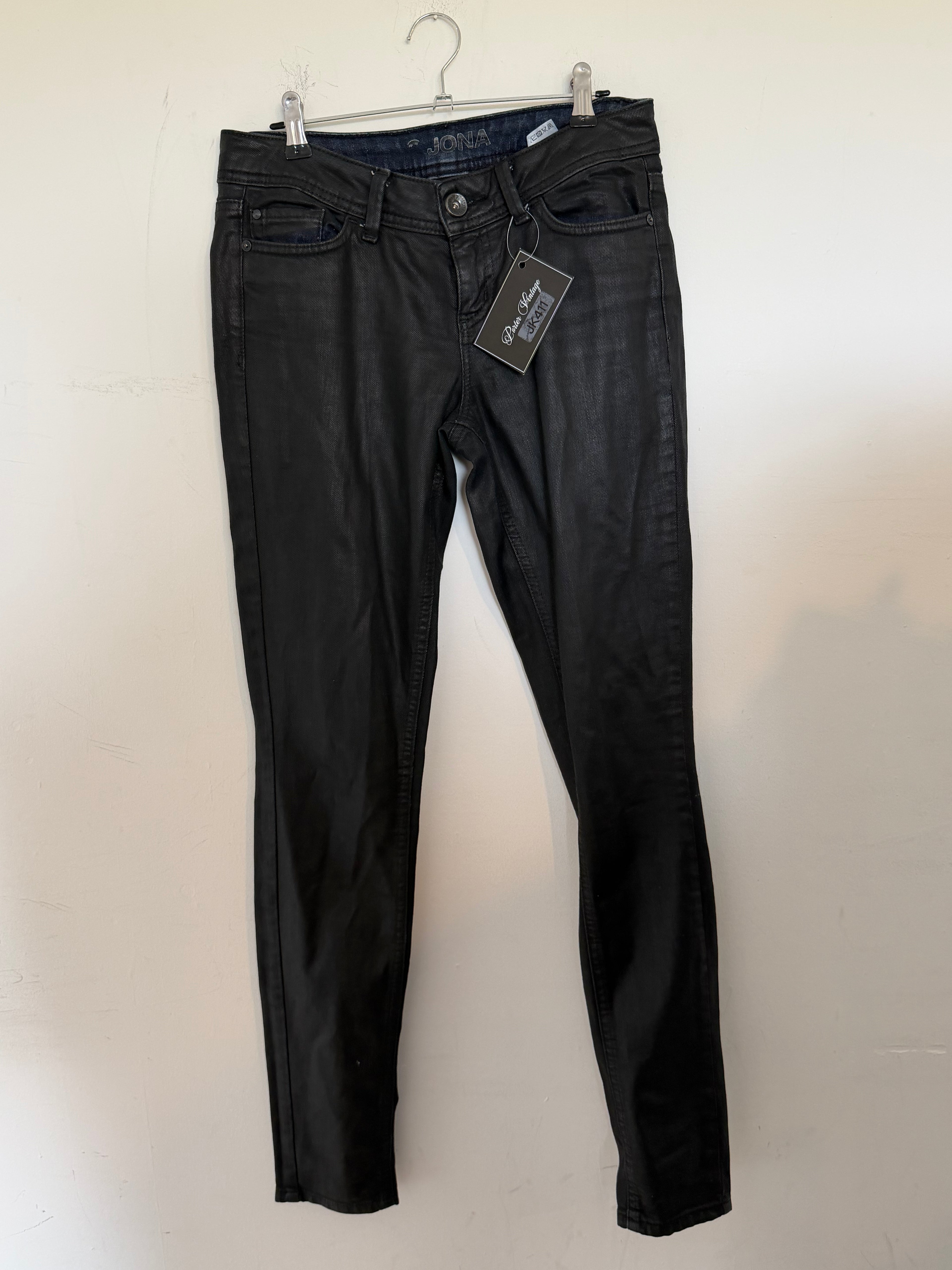 VINTAGE WAXED LOW RISE JEANS SIZE 26