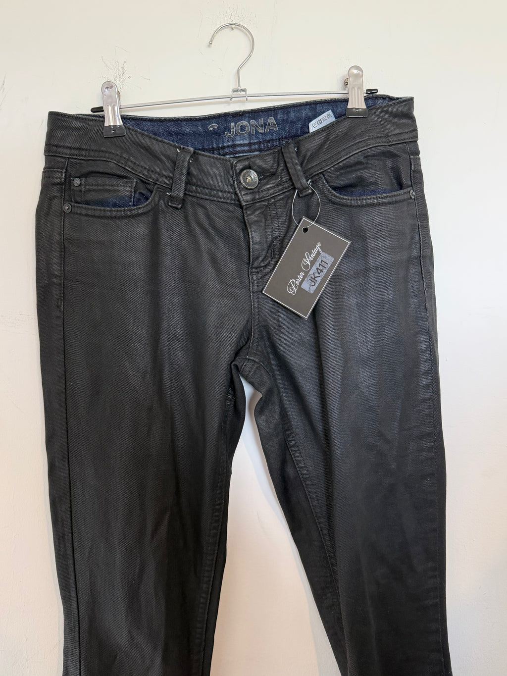 VINTAGE WAXED LOW RISE JEANS SIZE 26