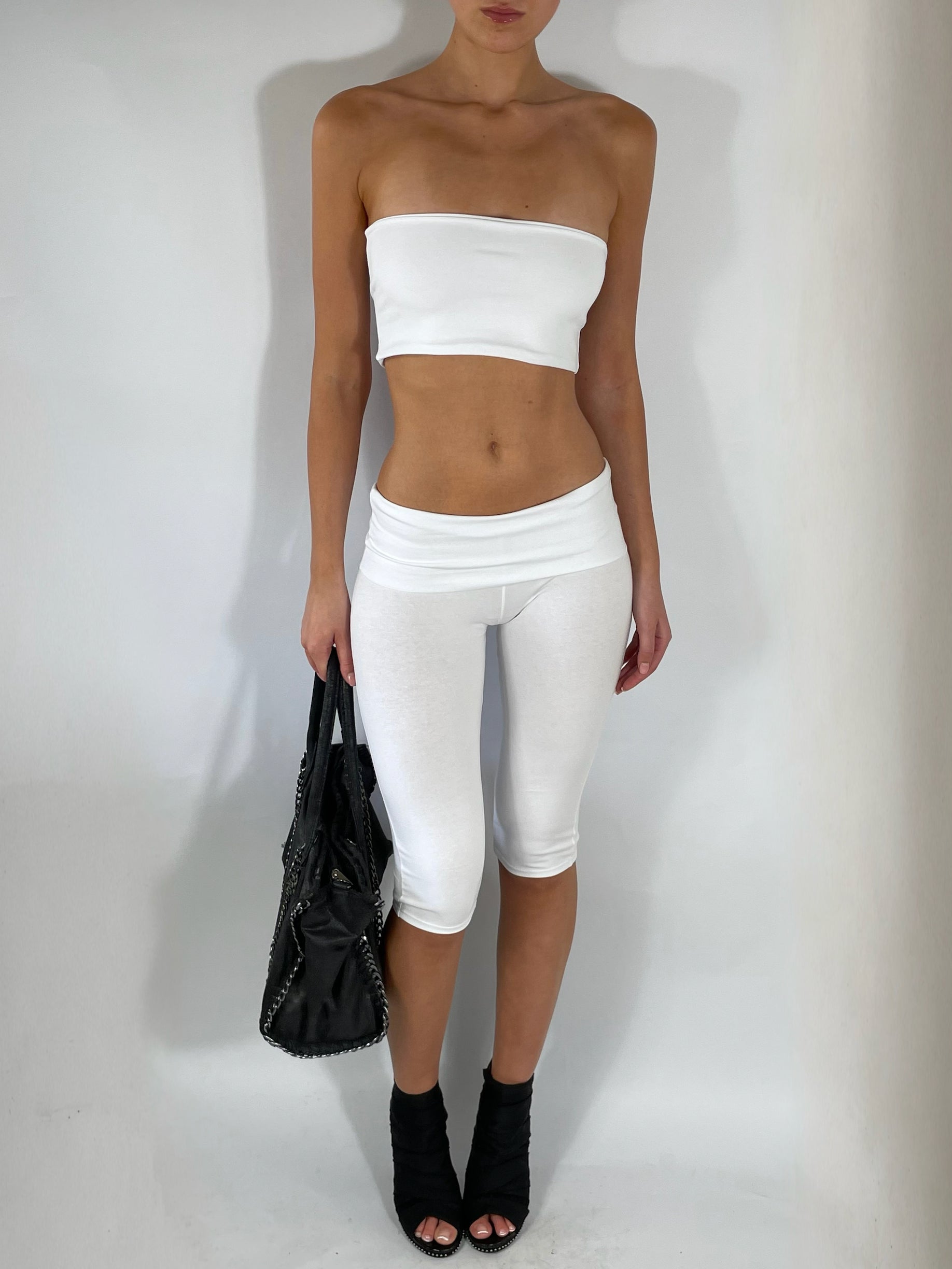 FOLDOVER CAPRI PANTS AND BANDEAU SET IN WHITE