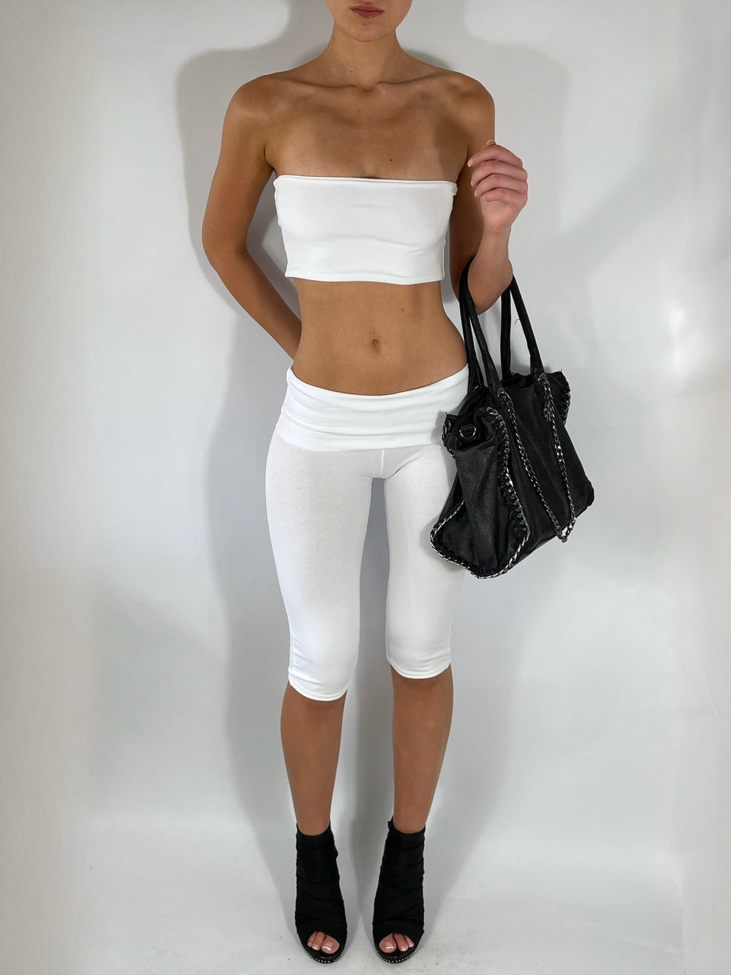 FOLDOVER CAPRI PANTS AND BANDEAU SET IN WHITE