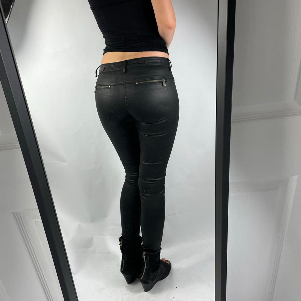 VINTAGE 2004 GUESS LOW RISE JEANS SIZE 27