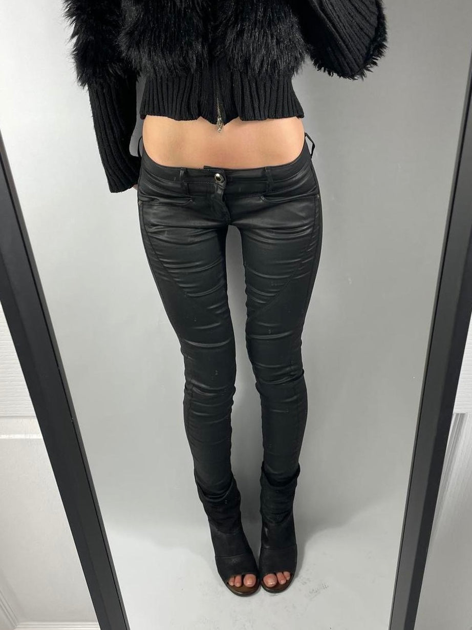 VINTAGE 2004 GUESS LOW RISE JEANS SIZE 28