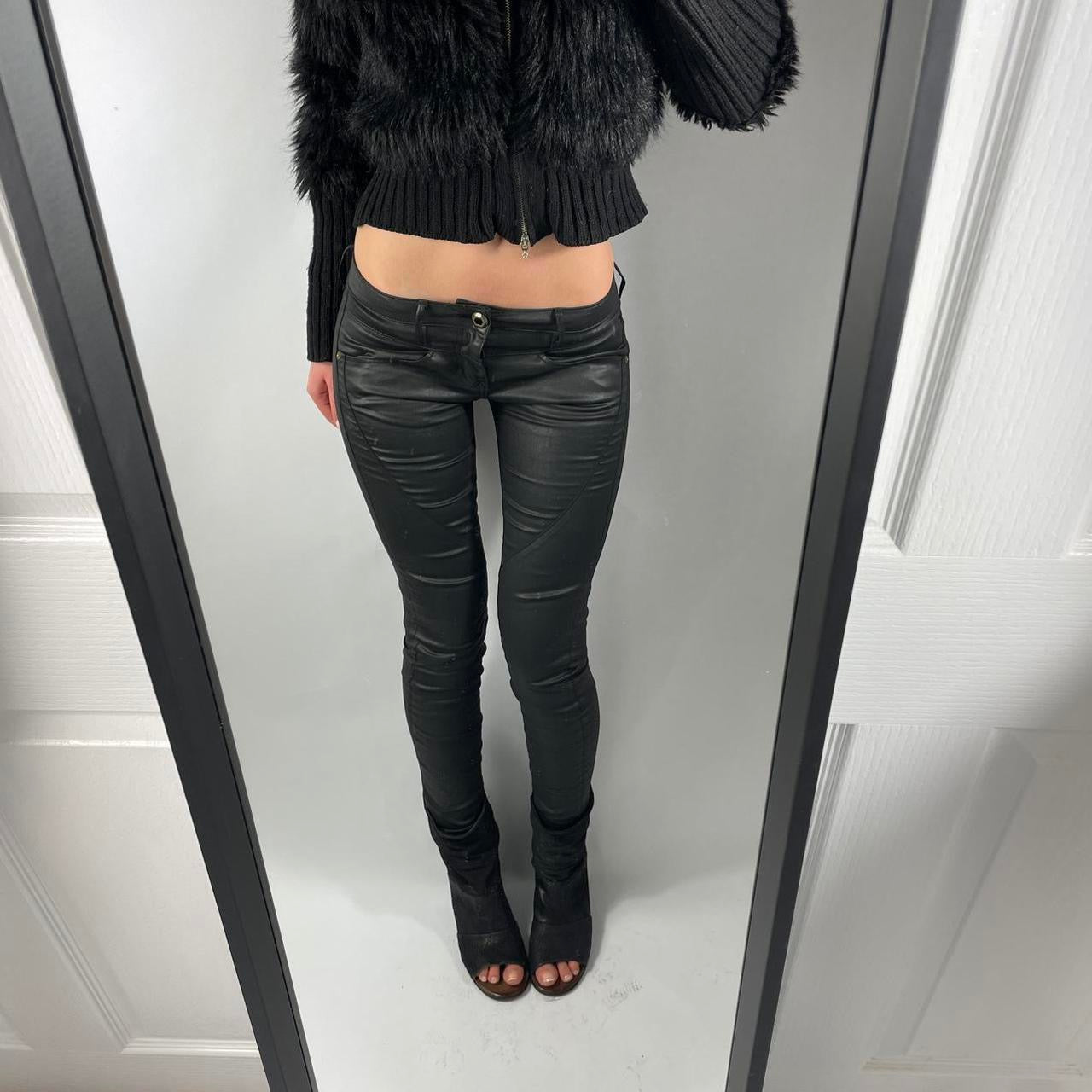 VINTAGE 2004 GUESS LOW RISE JEANS SIZE 28