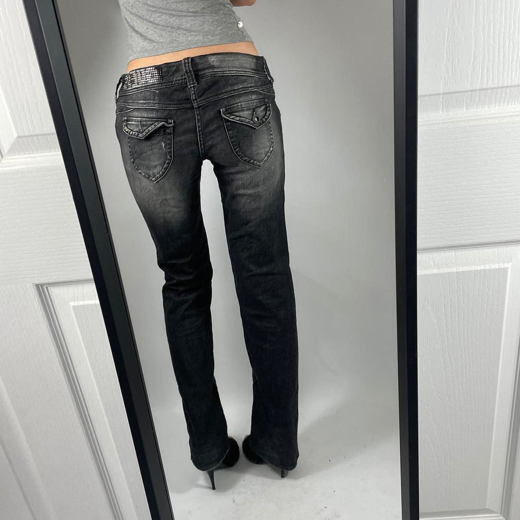 VINTAGE 2004 GUESS LOW RISE JEANS SIZE 29