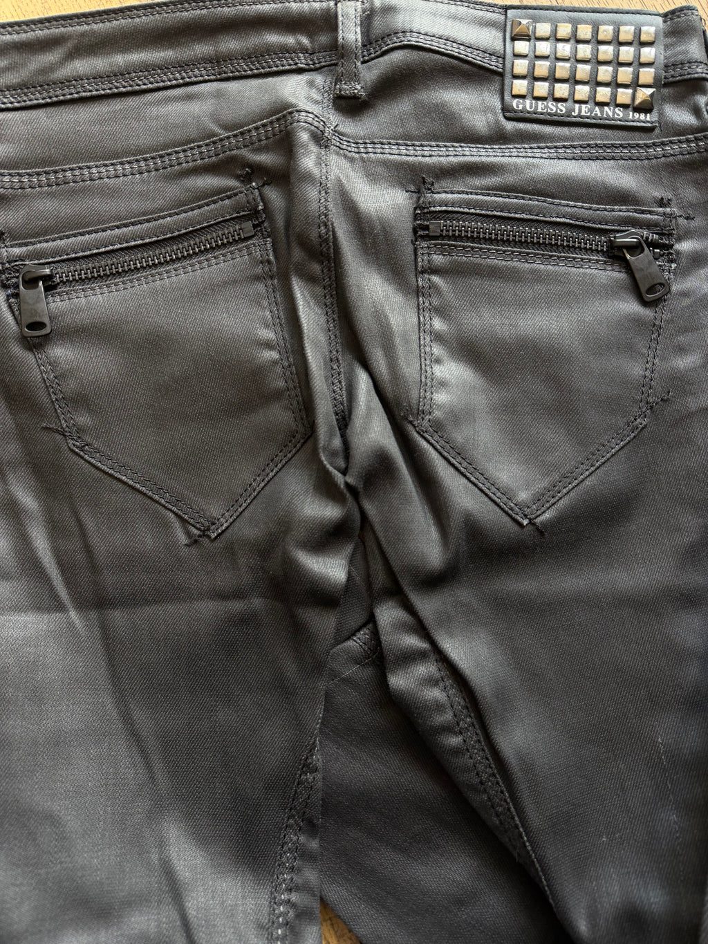 VINTAGE 2004 GUESS LOW RISE JEANS SIZE 28