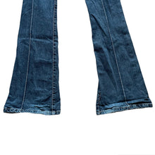 Load image into Gallery viewer, LOW RISE BELTED JEANS
